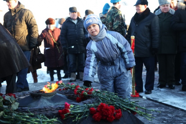 Открытие памятника Защитникам Отечества 2014 год-3