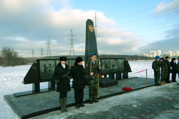 Открытие памятника Защитникам Отечества 2014 год-12