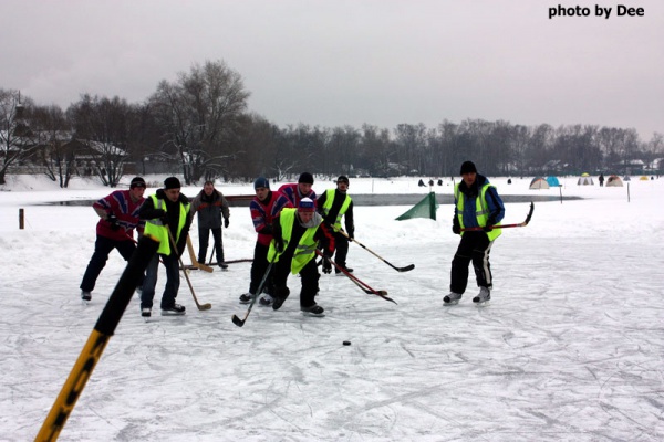 Хоккейная площадка на Белом озере. 2008 год.