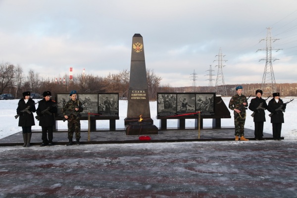 Открытие памятника Защитникам Отечества 2014 год-4